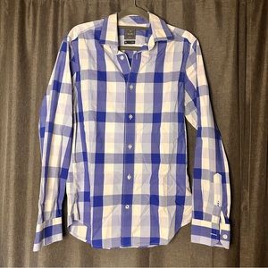 GAP - Non-Iron Slim Fit button down dress shirt, size XS